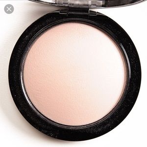MAC Warm Rose mineralize skinfinish